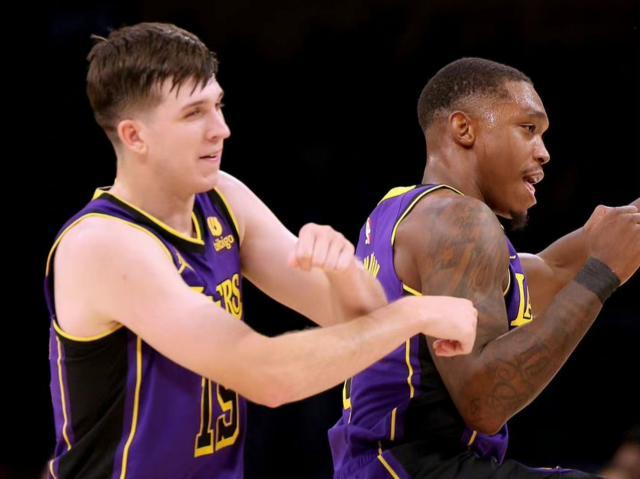 开云体育官网在线注册-拒绝凑热闹！湖人无意追逐欧文哈登 留双星是关键